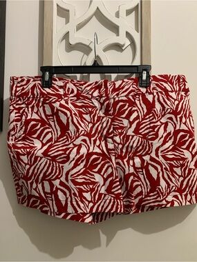 LOFT Red and White Zebra-Print 4 in Shorts